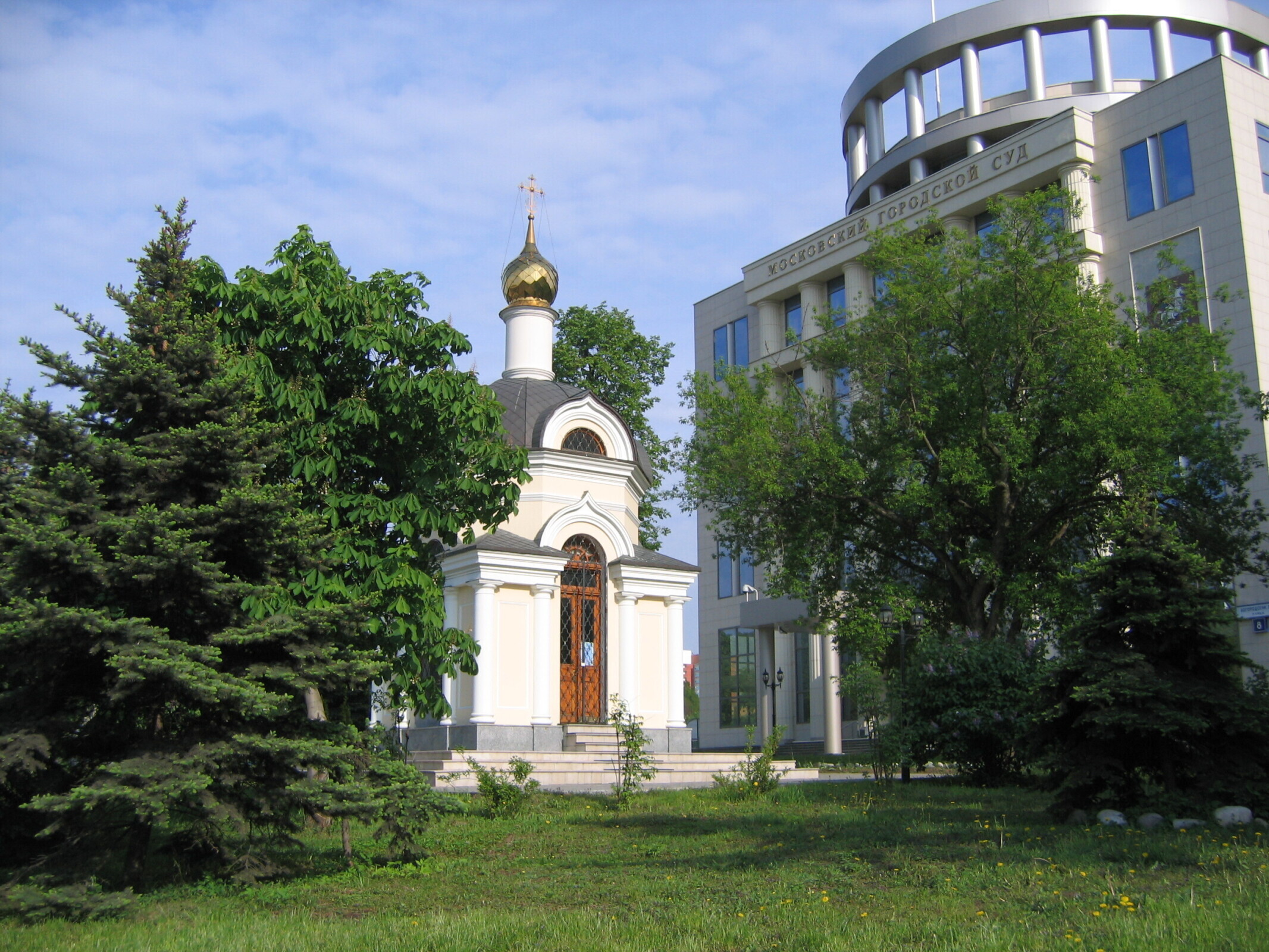 Магазины сети Светофор закрывают по всей стране. Что происходит и кому это выгодно