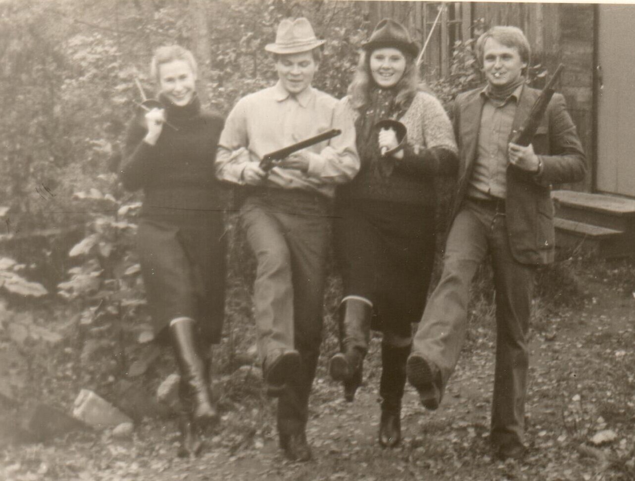 «А У НАС ВО ДВОРЕ…». (3)/ «На графских развалинах»