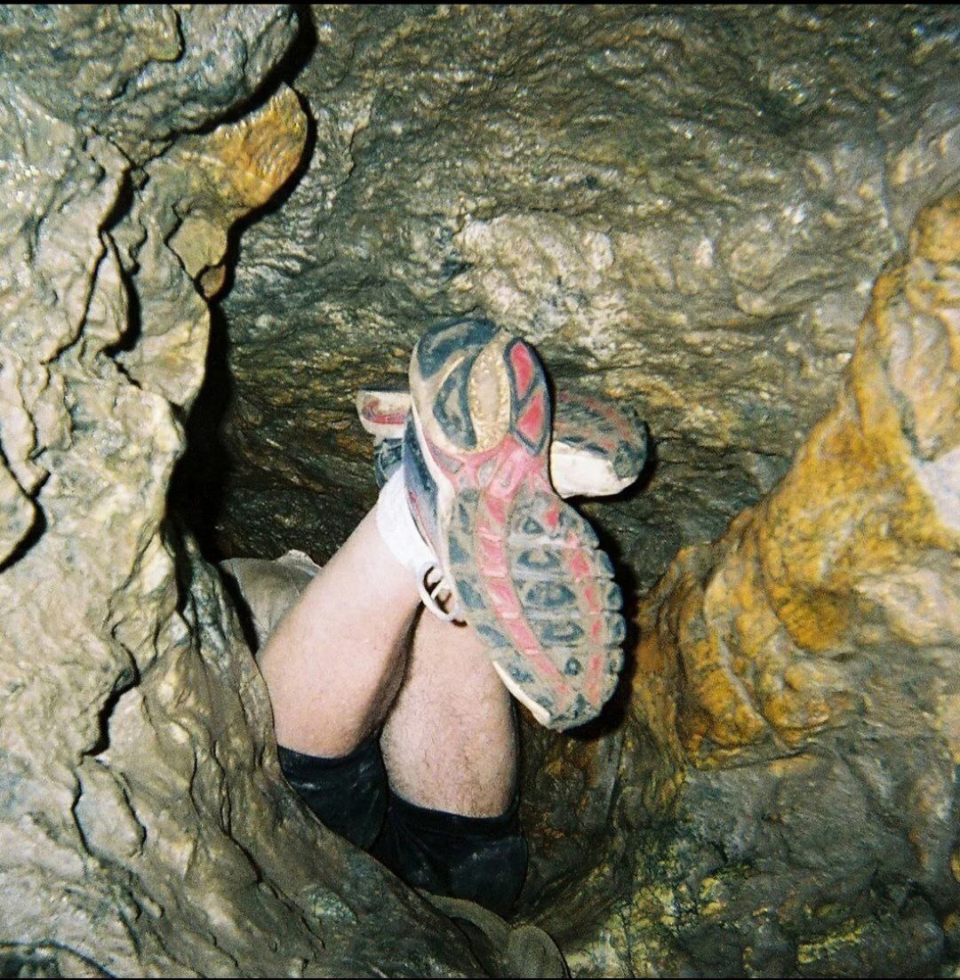 Экстремальный инцидент: трагическая гибель Джона Эдвардса Джонса в пещере.