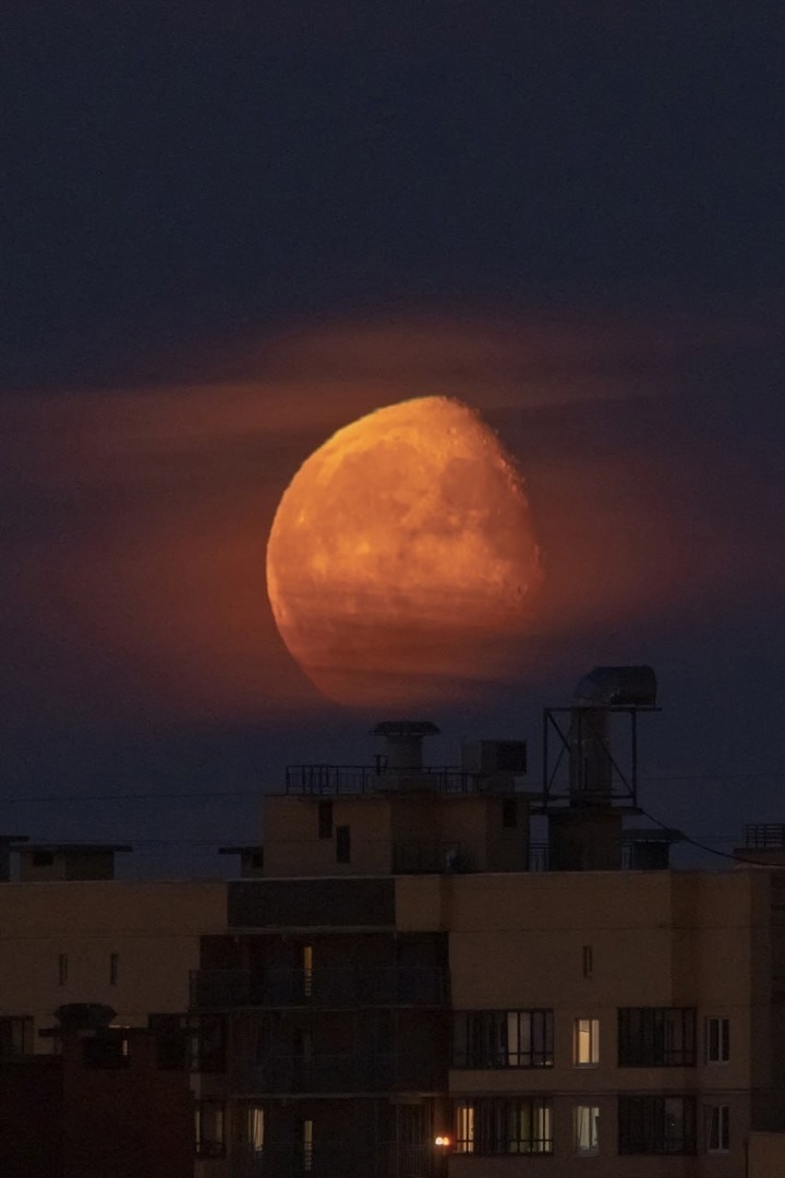 Наш Небесный Спутник 🌕