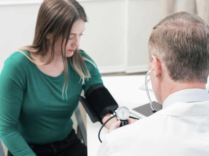 Отказ от активности и неправильный прием лекарств. Названы самые опасные ошибки гипертоников