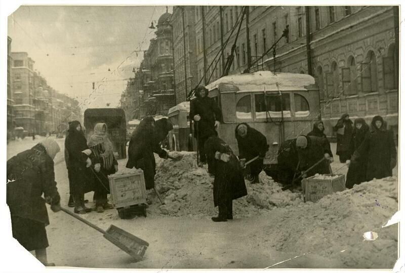 Испытания эпохи: как СССР находил свет во тьме голода и трагедий