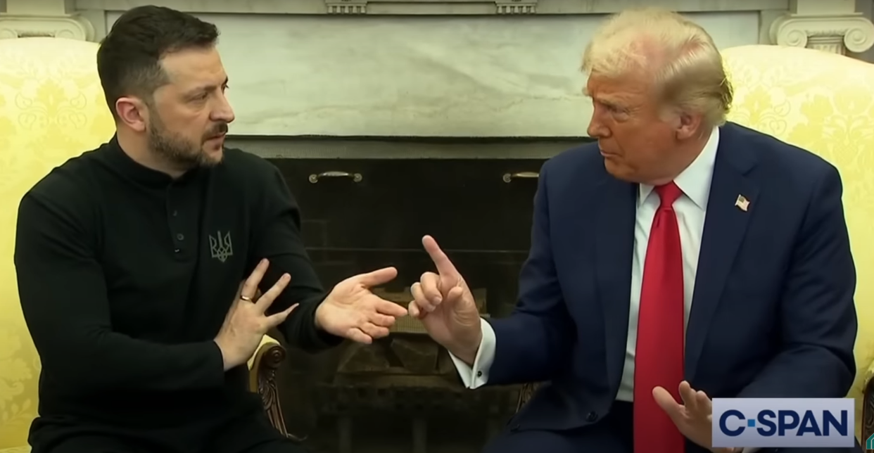 Возня вокруг шкуры неубитого медведя обрушила престиж США: гражданин Украины Зеленский публично дерзил и перечил президенту США Трампу в его кабинете