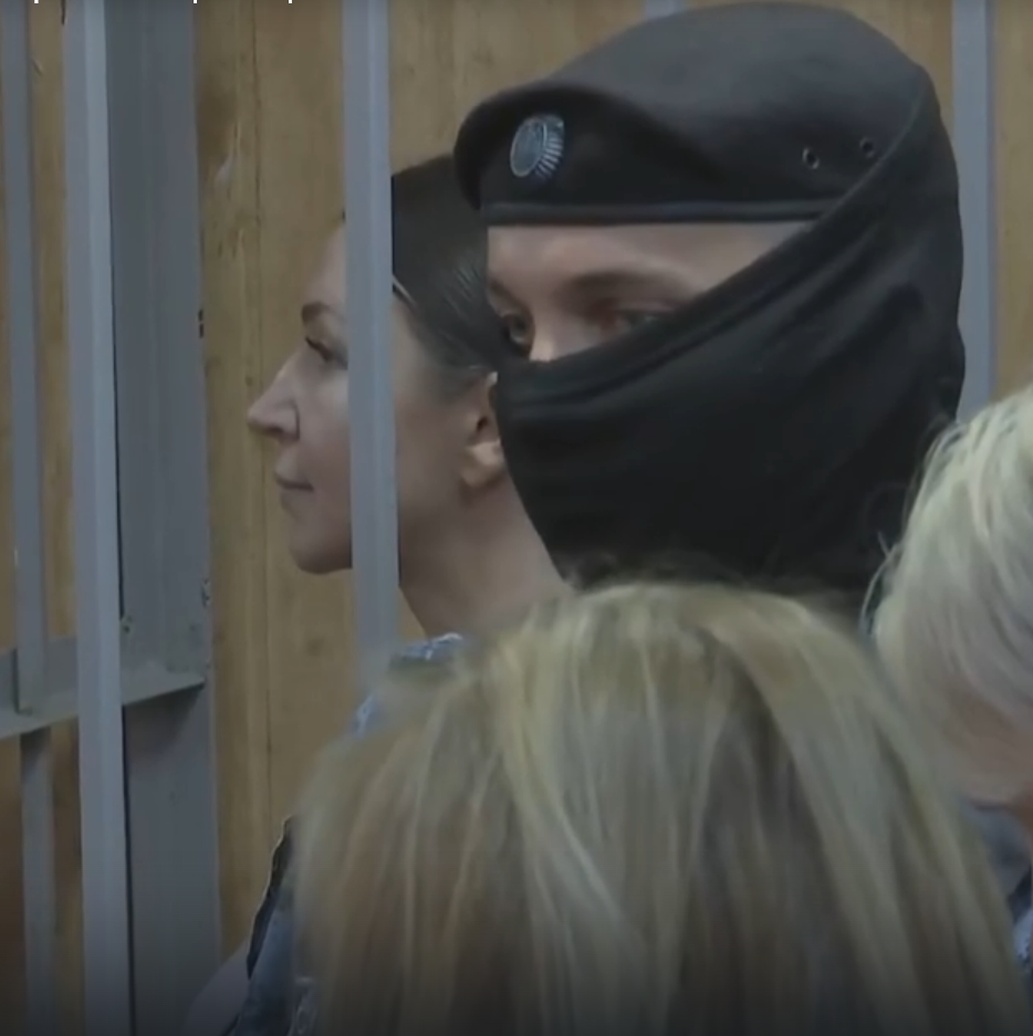 Мать — в СИЗО, отец — на СВО. С кем остались дети осужденной Блиновской?