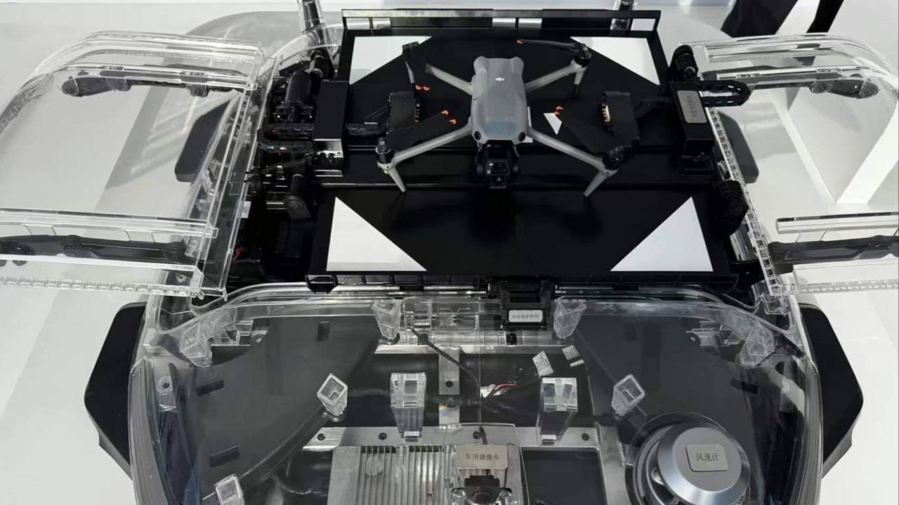 BYD представил автомобиль с дрон-ассистентом