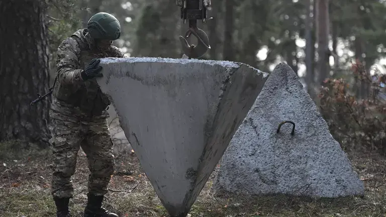 В Курской области "Зубы дракона" оказались "молочными" .Кто виноват в качестве заграждений ?