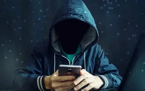 Как не стать жертвой мошенников: История сына начальника Свердловской железной дороги.