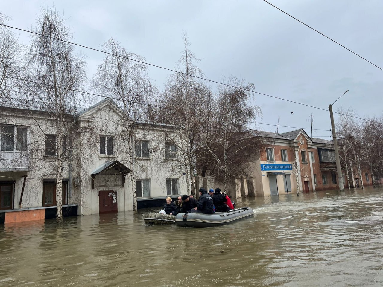 Подрядчик отказался ремонтировать дамбу: город Орск в Оренбургской области ждет новый потоп?