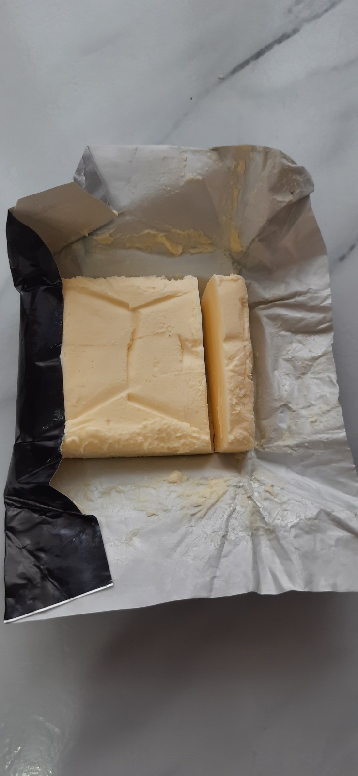 Купила сливочное масло за 129 рублей в супермаркете "Магнит". Честный отзыв о масле.