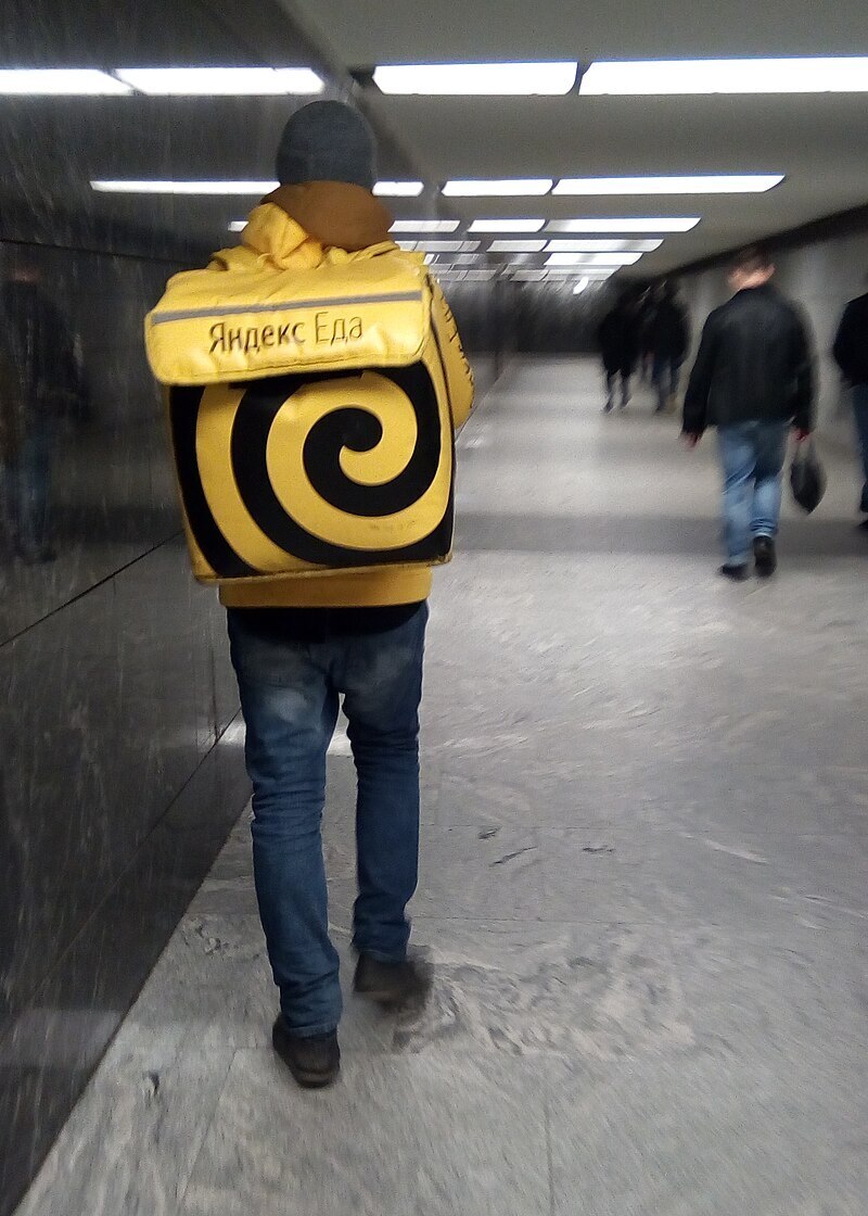 Привезли, говорит вчерашний хлеб из службы доставки магазина. Но кто виноват в этом? Попробую разобраться как дилетант.