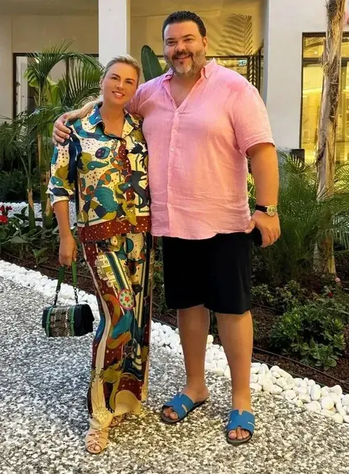 «Я не могу представить, чтобы этот медвежонок ударил женщину»: Анна Семенович ответила на обвинения жены бойфренда