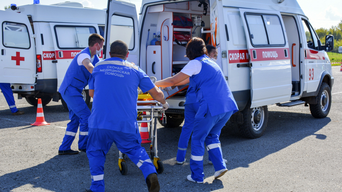 Врачей не хватает. Но и оставшиеся медики разбегаются. А причина на поверхности