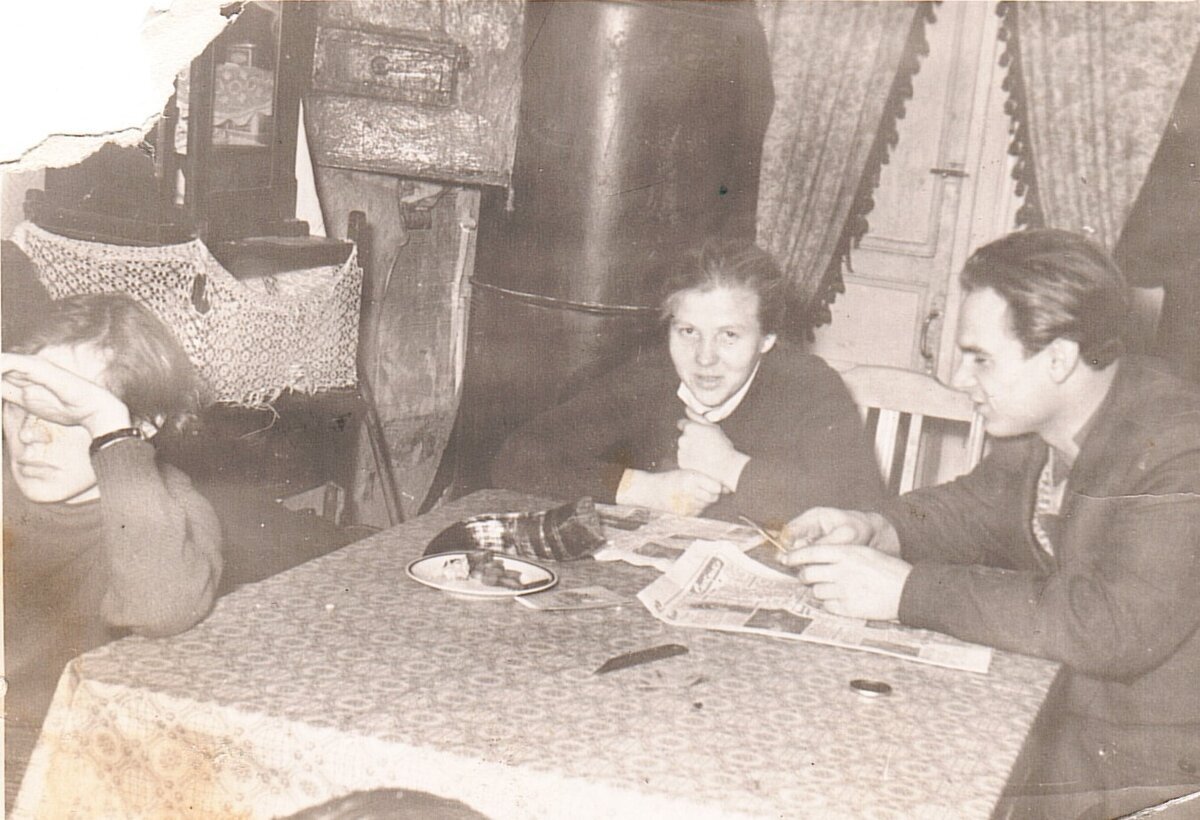 «А У НАС ВО ДВОРЕ…». (2)/ Зима.