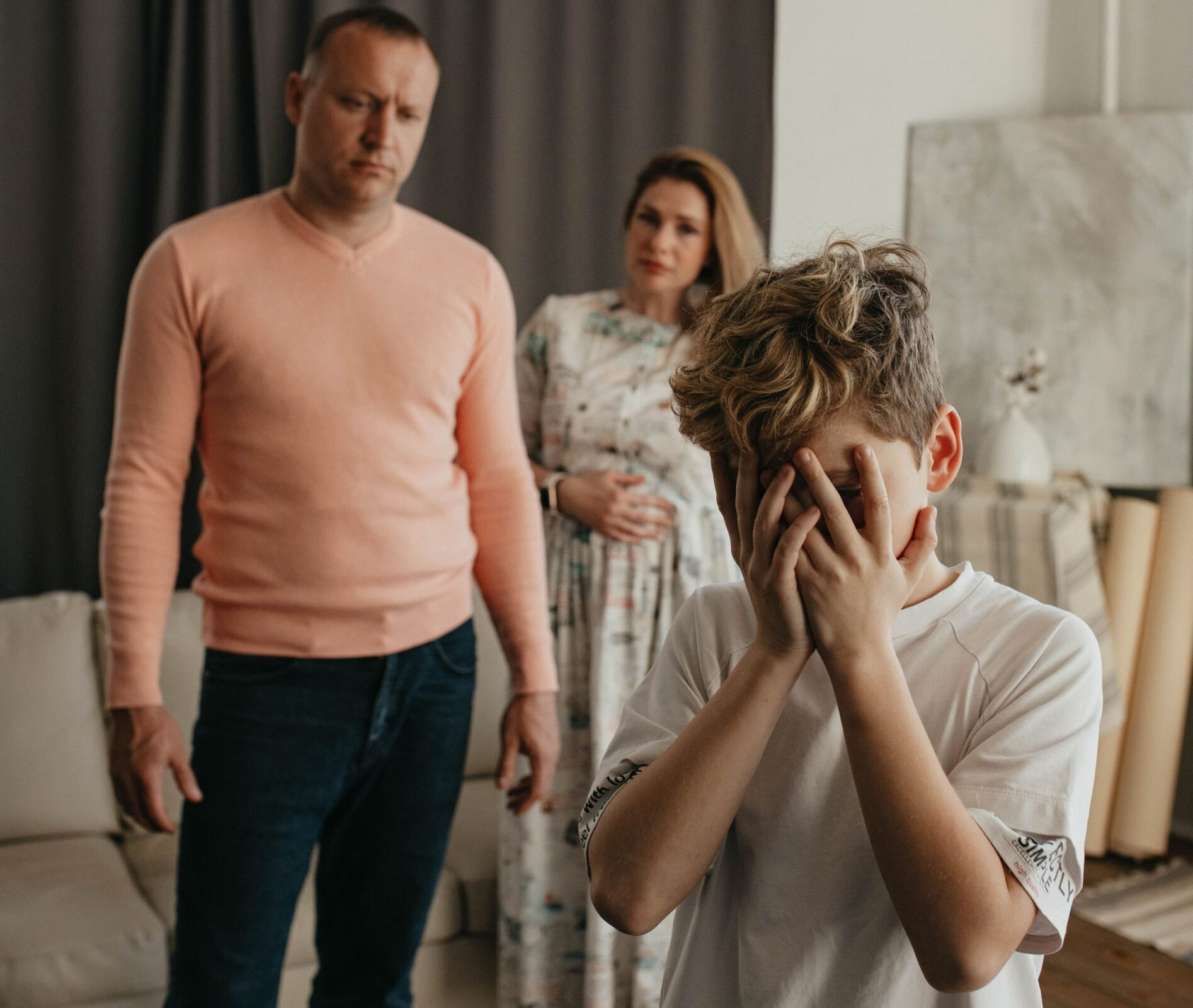 Токсичная забота: как родители неосознанно мешают своим детям становиться самостоятельными