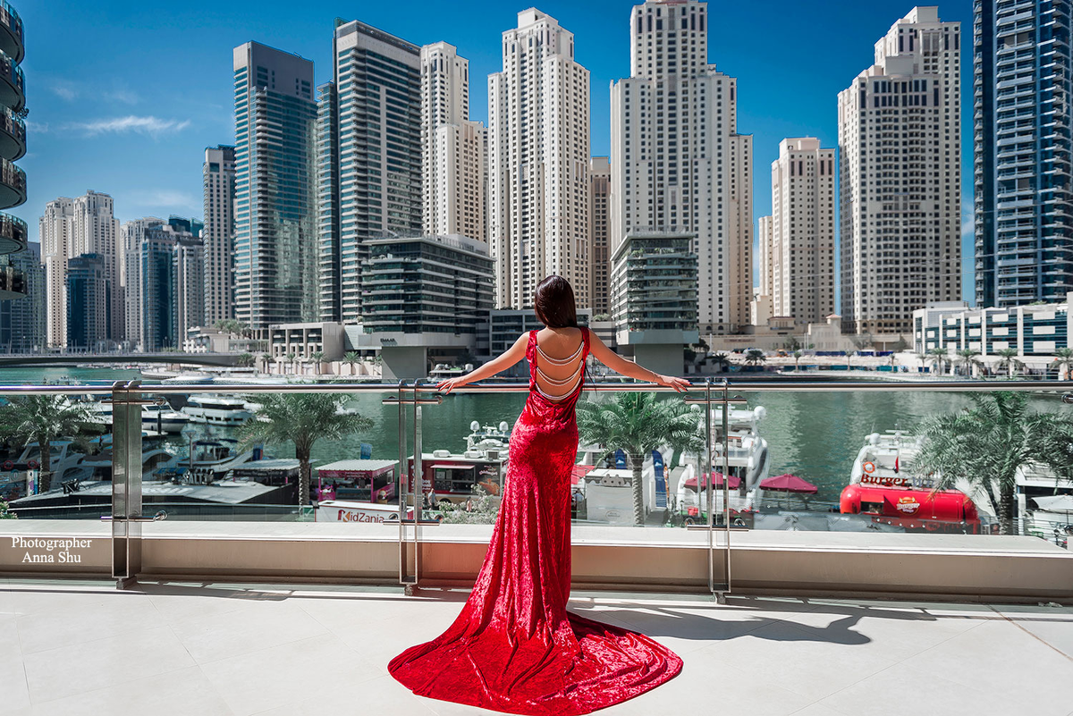 «Мечтали попасть к шейху и заработать миллион, а оказались в притоне»: откровения реальных девушек о работе в Дубае.