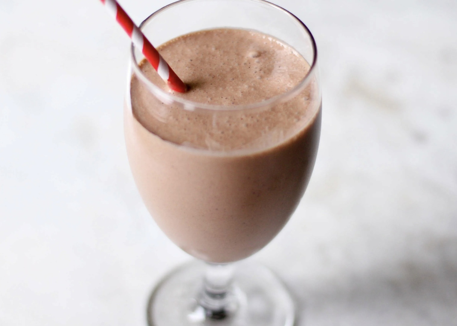 Домашний шоколадный кето-коктейль быстрого приготовления