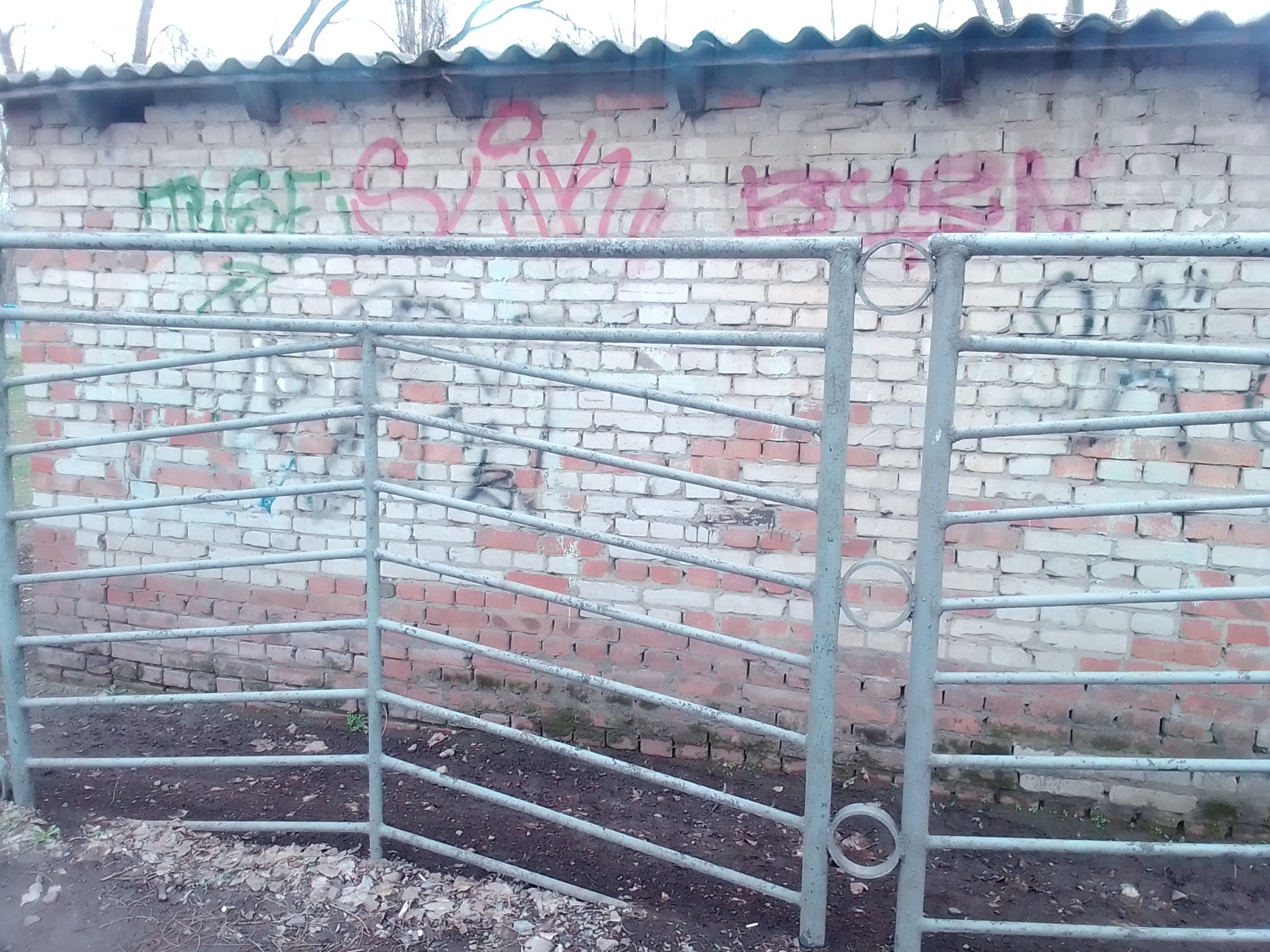 35 лет демократии в России! А есть ли изменения? На дворе 21 век, а мы все в прошлом живем.