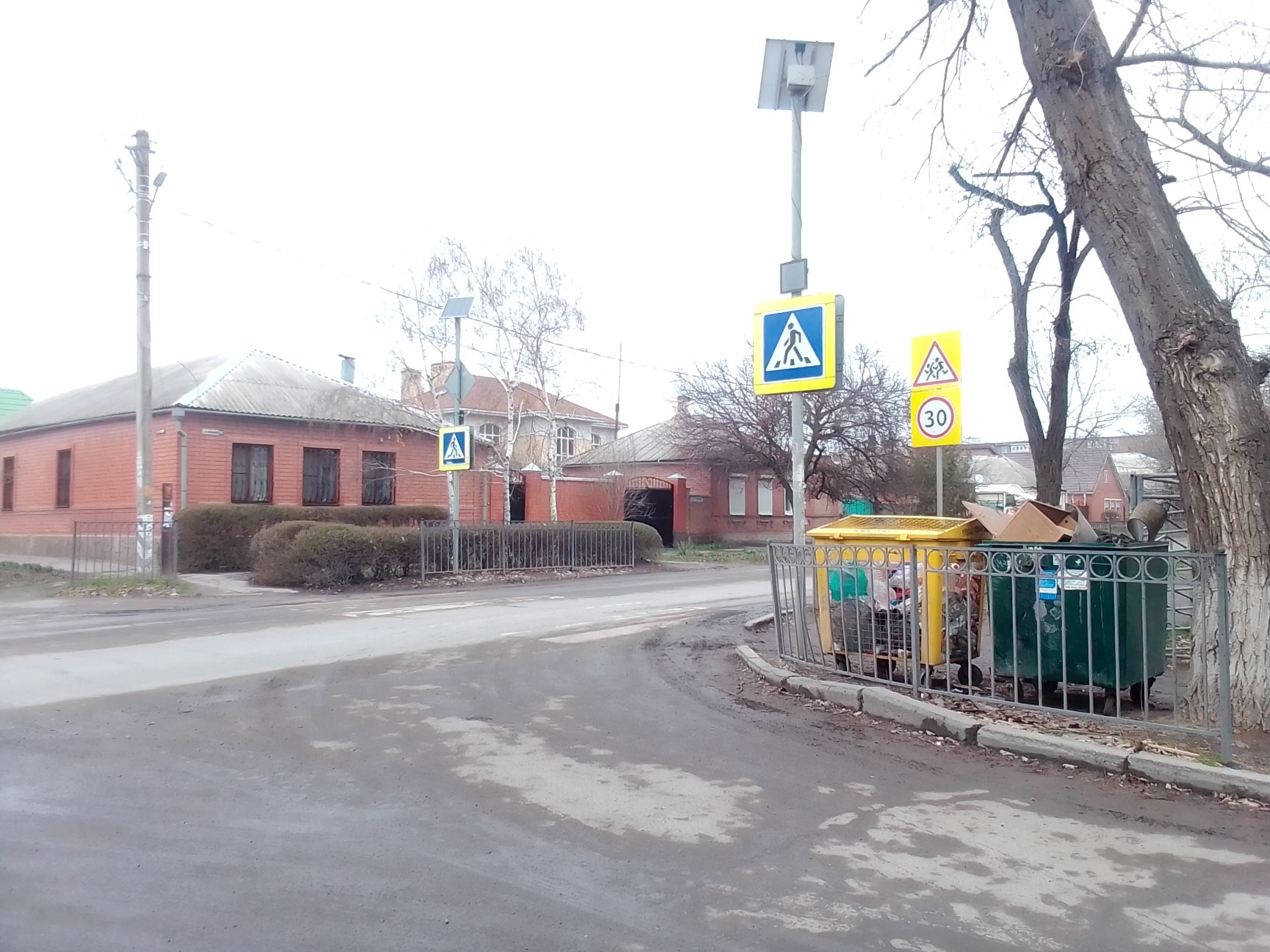 35 лет демократии в России! А есть ли изменения? На дворе 21 век, а мы все в прошлом живем.