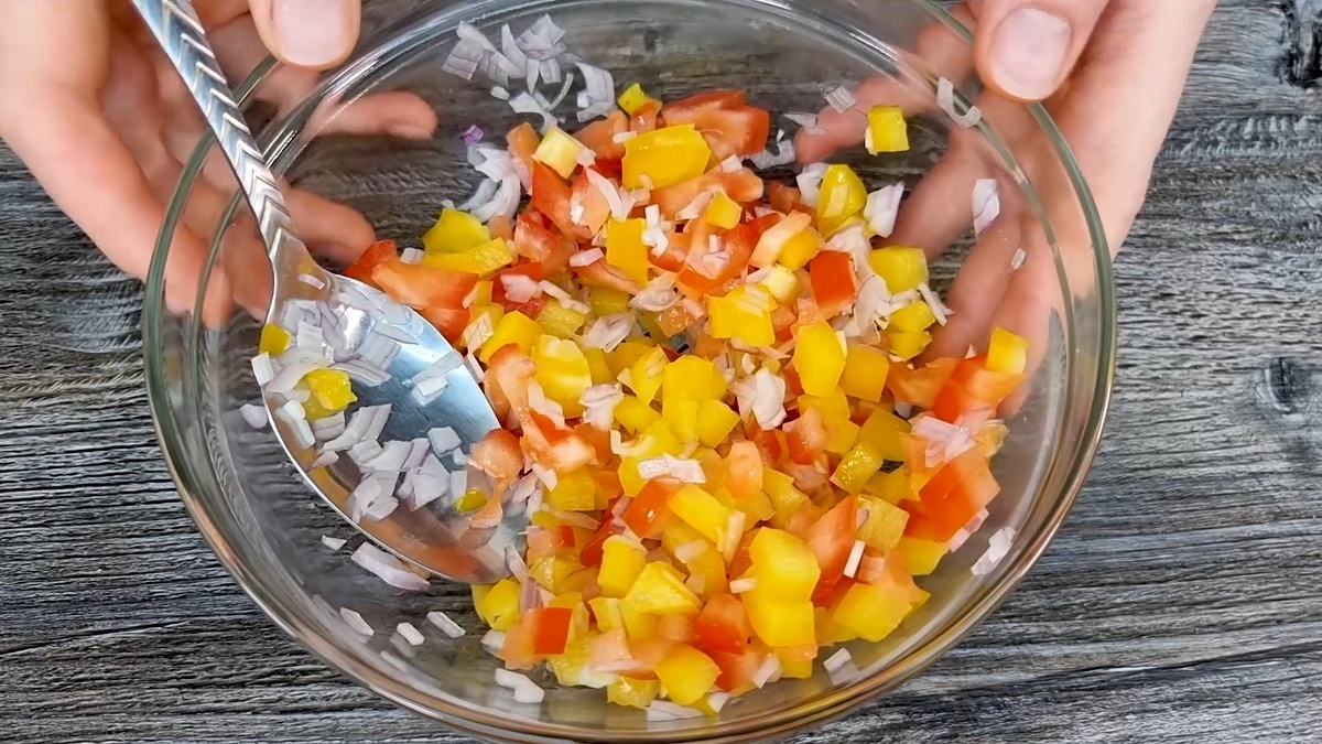 Яичница с ветчиной и сыром в лаваше - идея для сытного завтрака