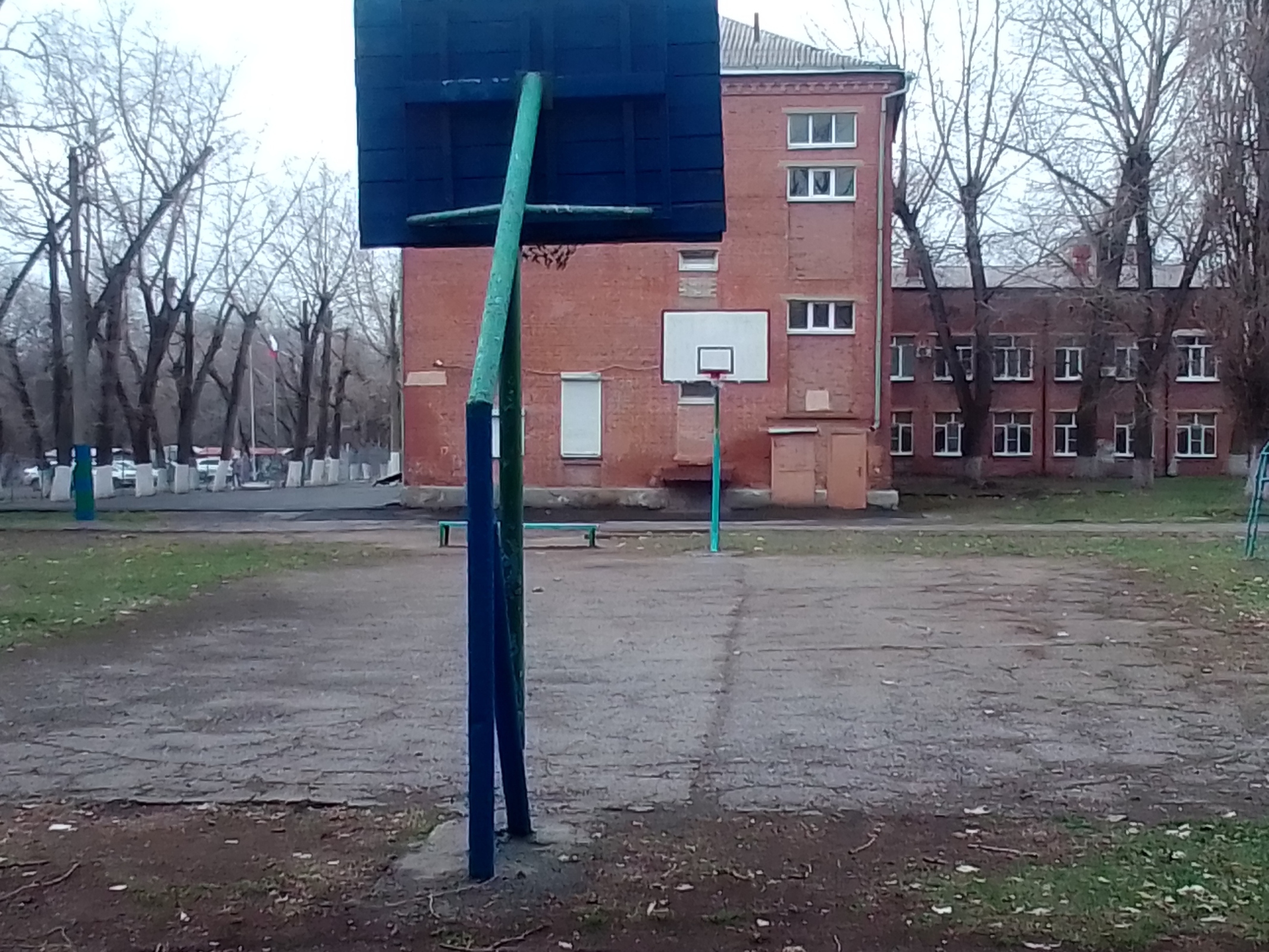 35 лет демократии в России! А есть ли изменения? На дворе 21 век, а мы все в прошлом живем.