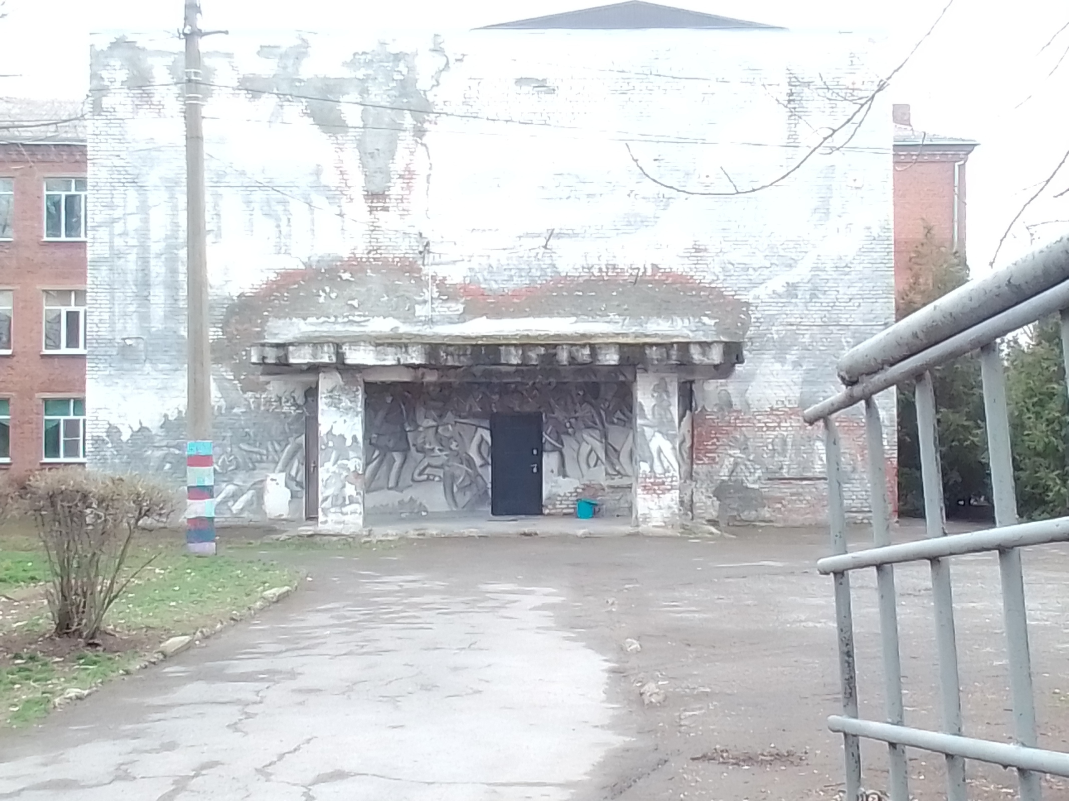 35 лет демократии в России! А есть ли изменения? На дворе 21 век, а мы все в прошлом живем.