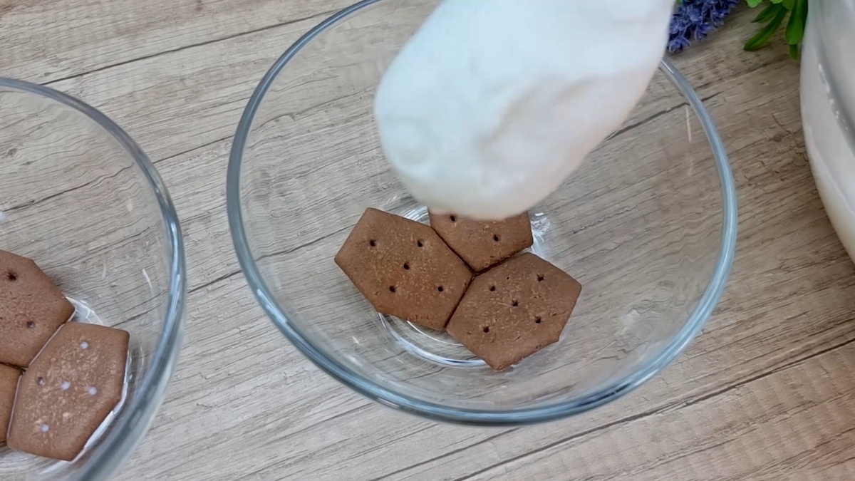 Молочный десерт с печеньем - вкусный завтрак, дети в восторге