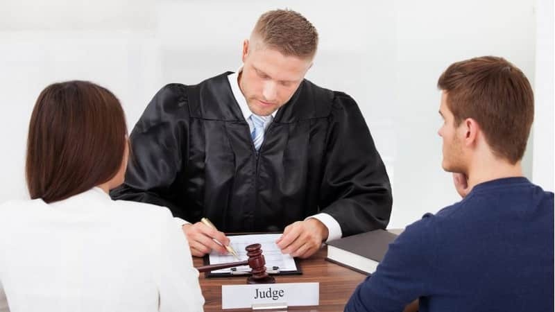 Когда суд вправе отказать в принятии искового заявления о расторжении брака? Вопрос-ответ