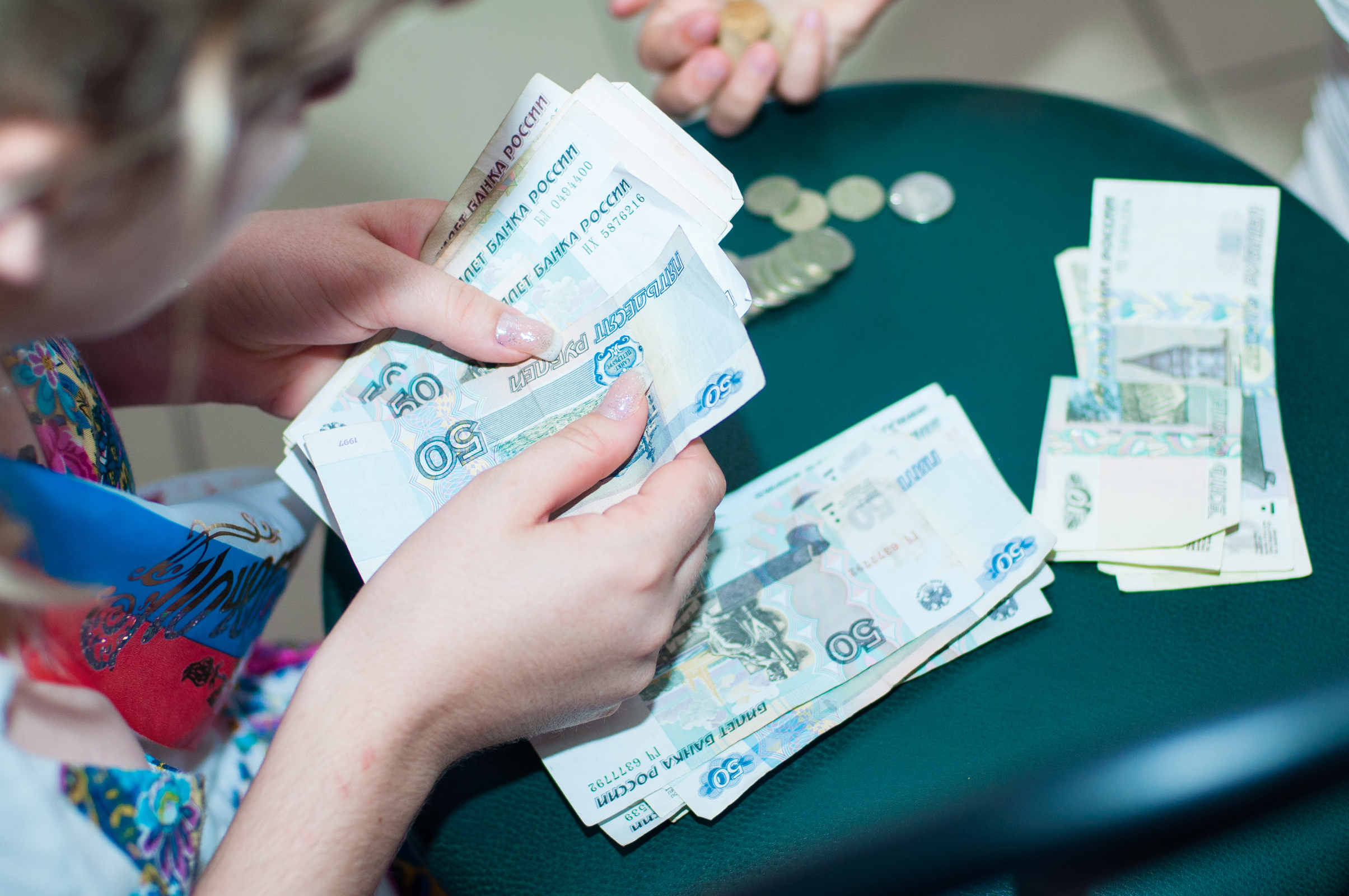 "Свадебный налоговый вычет – хорошее подспорье молодоженам" . Инициатива депутата от ЛДПР С. Наумова