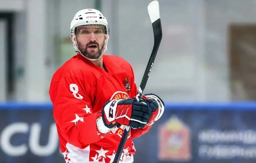 Александр Овечкин повторил достижение Уэйна Гретцки