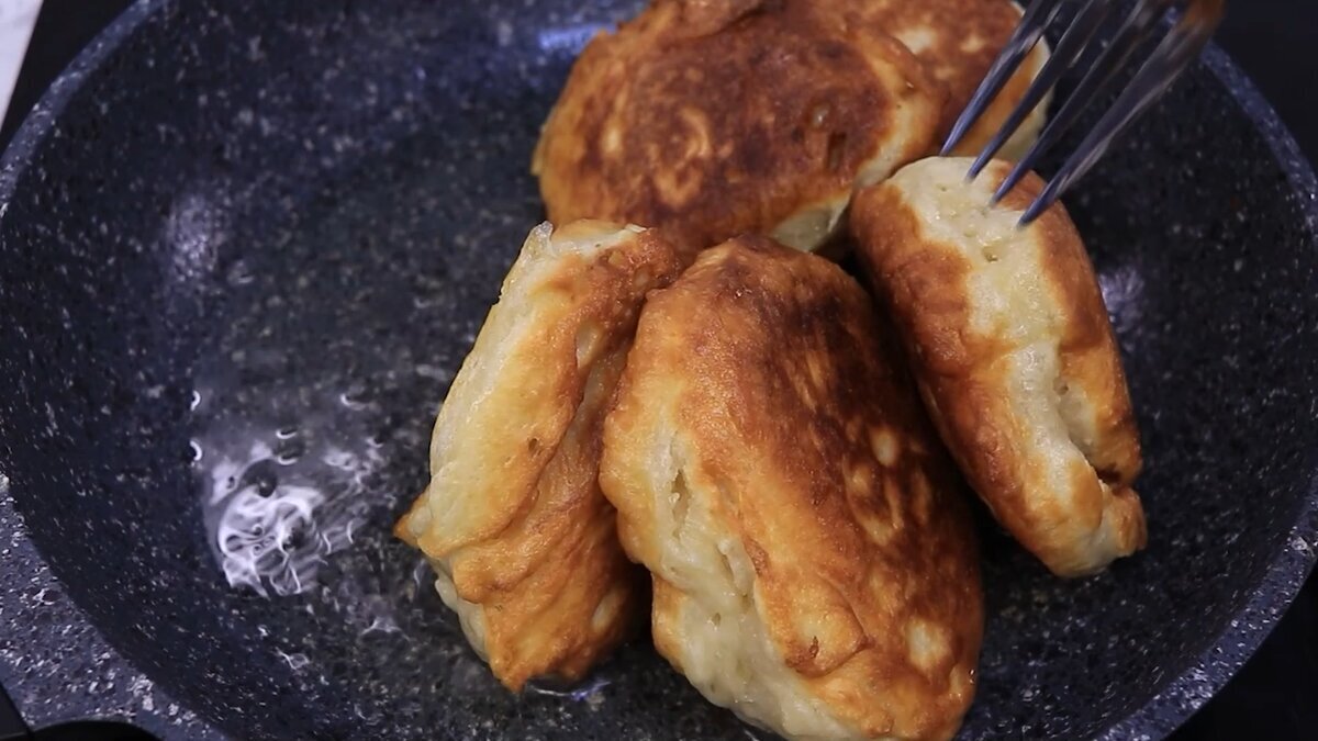 Все дело а правильном тесте: показываю, как делаю быстрые и пышные оладьи без дрожжей , тесто как пух( можно есть губами)