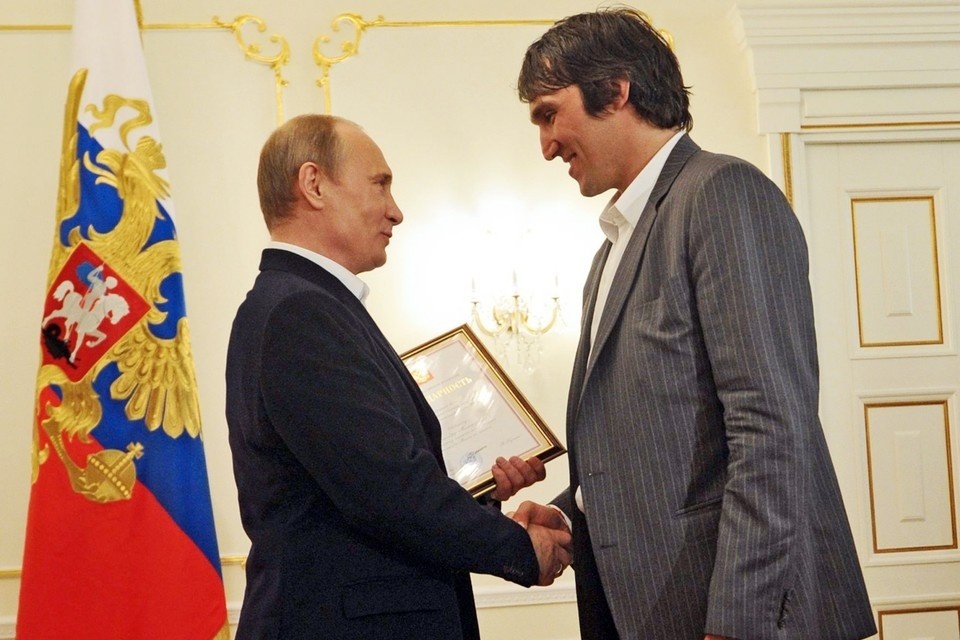 Настоящий праздник для болельщиков. Путин поздравил Овечкина с его историческим рекордом в НХЛ
