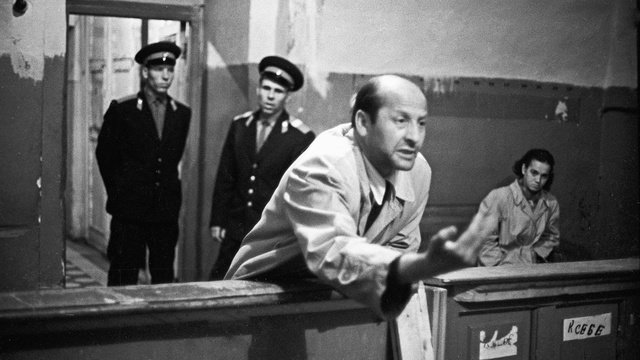 Граждане бездельники, тунеядцы и хулиганы, кто хочет работать?