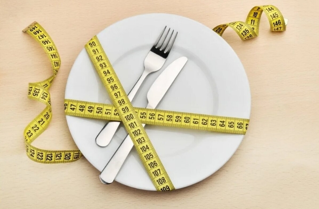 Ученые подтверждают: интервальное голодание может обратить старение