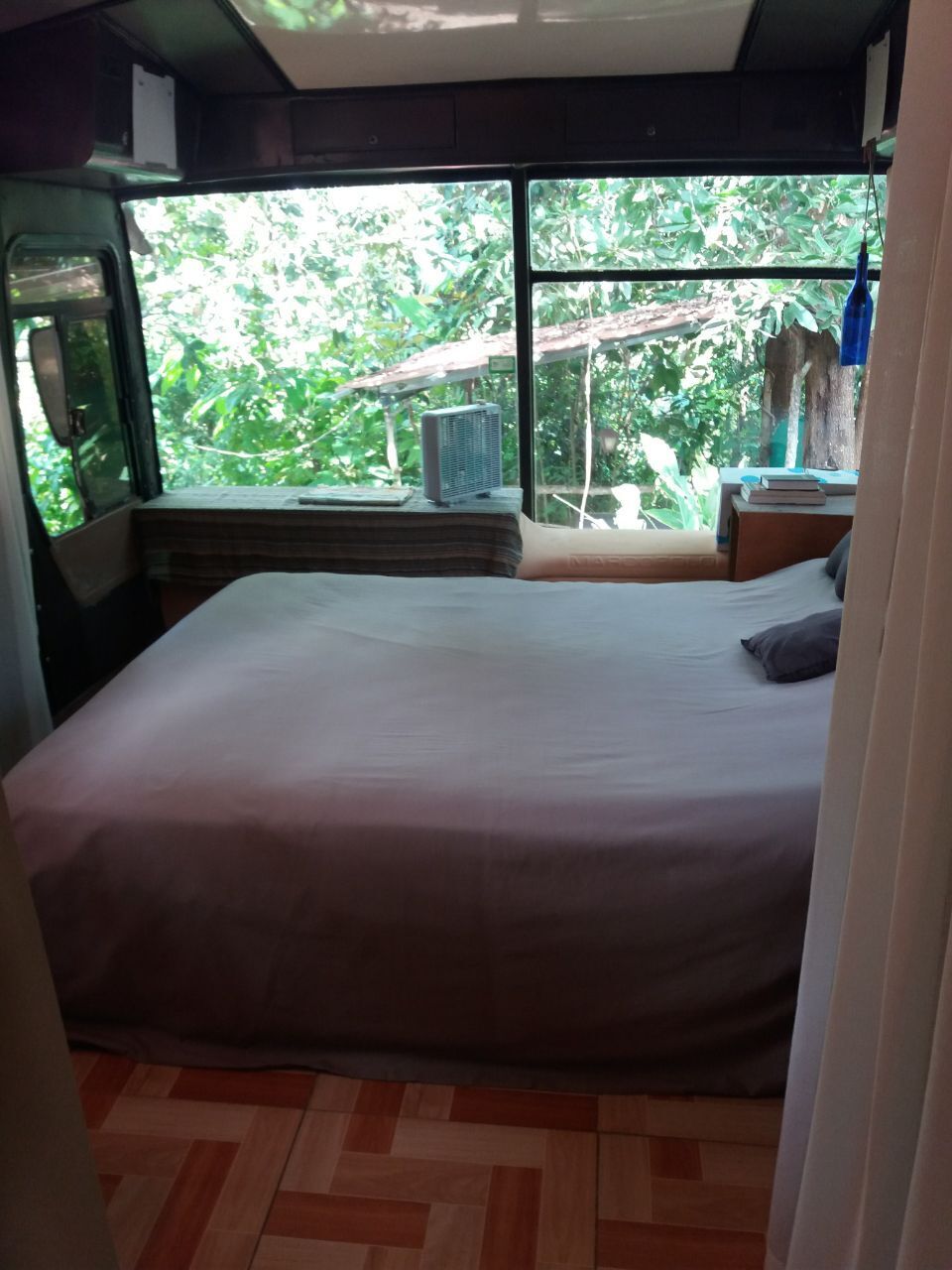 Как я оказался в эмиграции, и почему считаю, что сделанный своими руками дом в автобусе в лесу лучше, чем дворец в мегаполисе