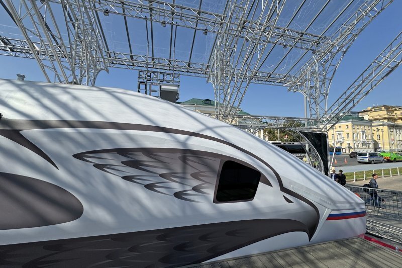 «Сапсан» отдыхает: на выставке показали «Белый кречет», который пойдет по ВСМ-1