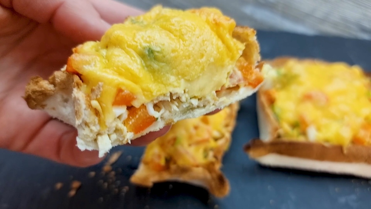 Горячие тосты с начинкой - простые идеи для завтрака (пошаговый рецепт)