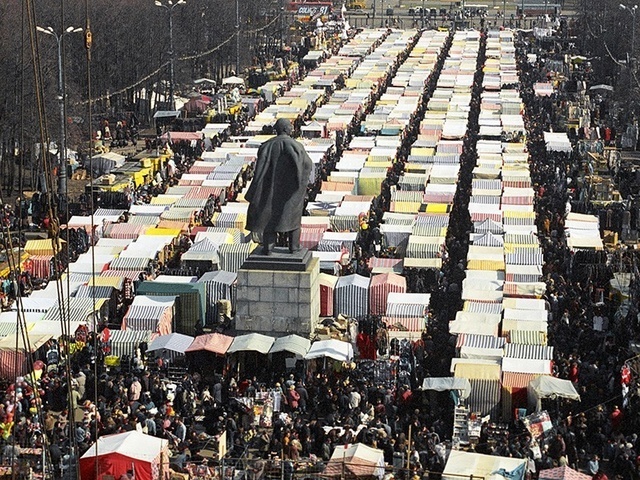 Как мелкие «вывозники» превратились в «саранчу», разорив некогда мощную экономику СССР