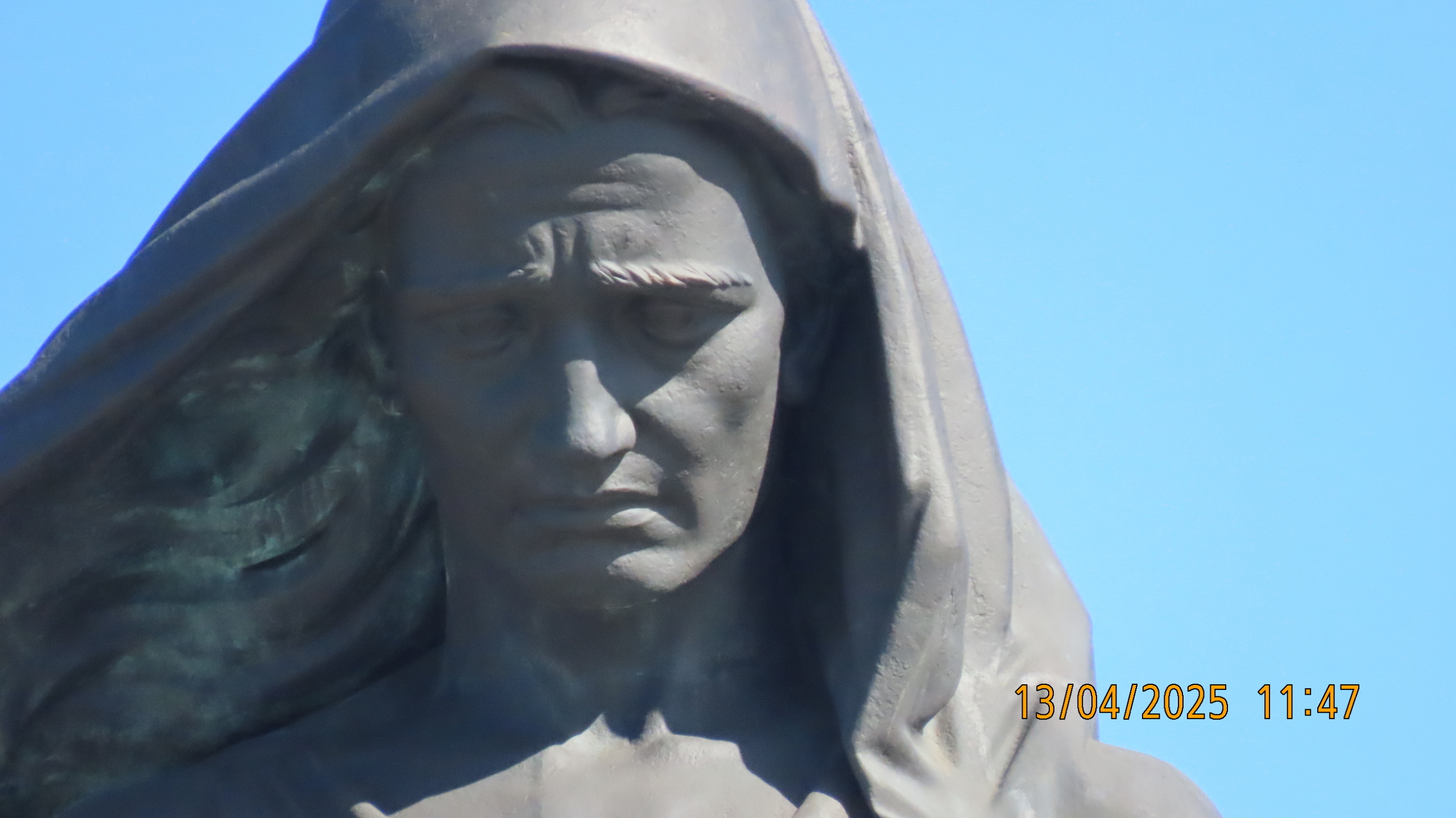 «Мирным гражданам СССР, погибшим в ходе Великой отечественной войны»