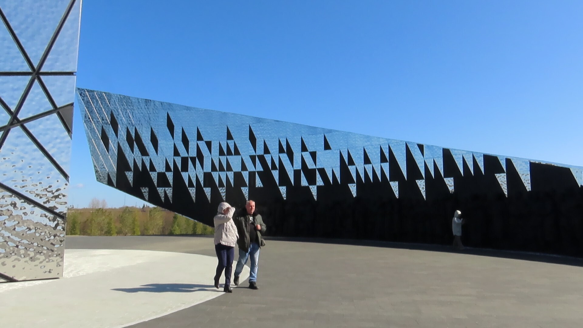 «Мирным гражданам СССР, погибшим в ходе Великой отечественной войны»