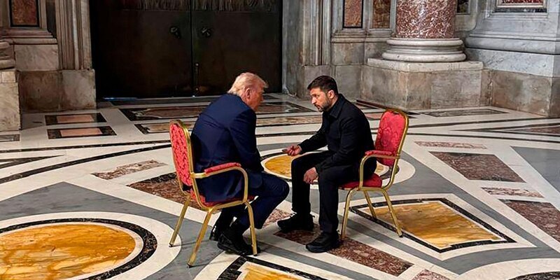 Три стула и один лишний: как Макрон стал неугодным на переговорах Трампа и Зеленского