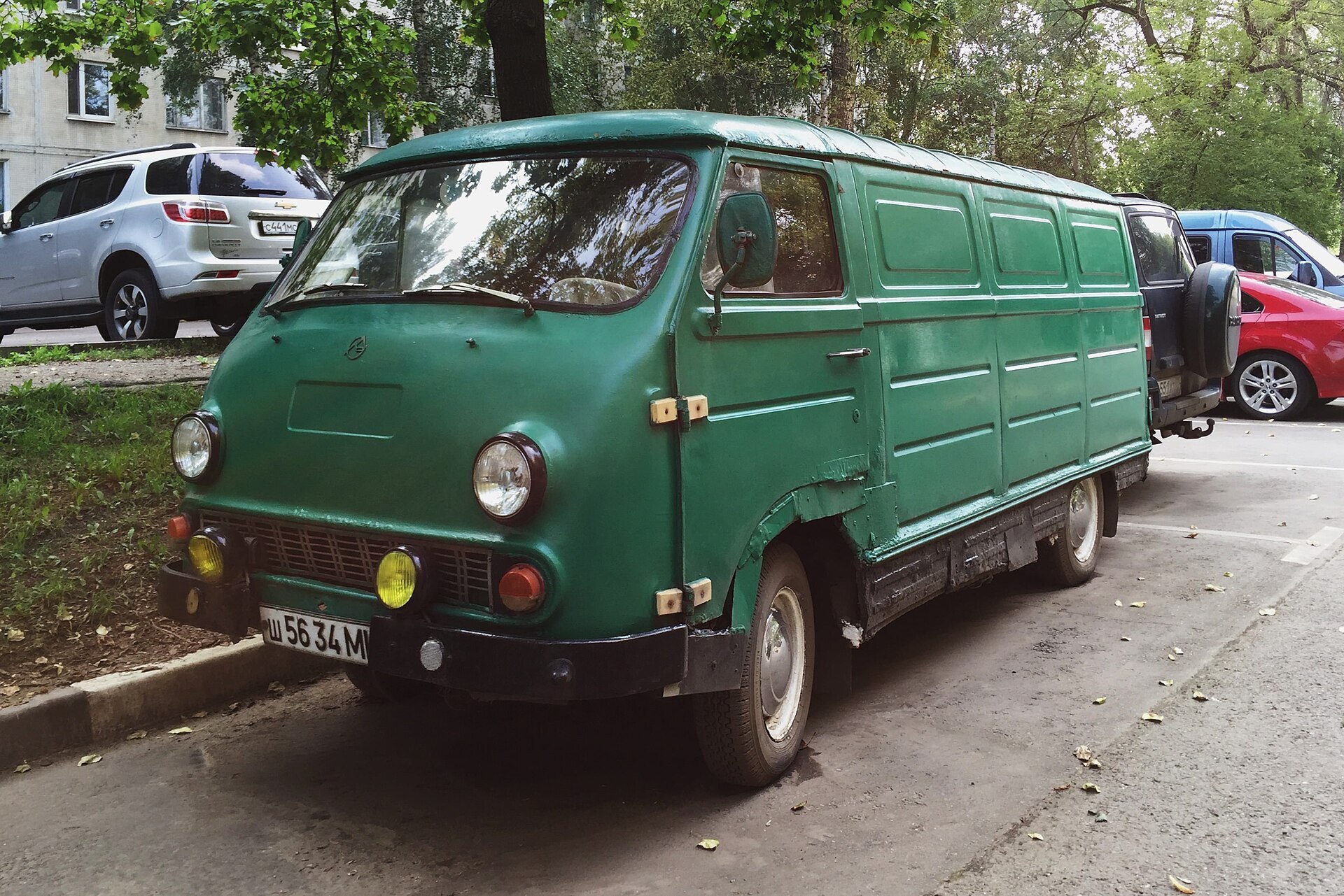 До свидания! До Севана! ЕрАЗИК. Почему армяне так говорили про армянский автомобиль в СССР после того, как он выезжал с автозавода из Еревана?