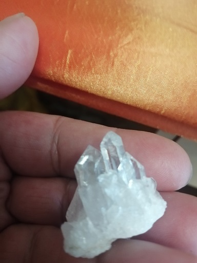 🟩Горный хрусталь – минерал без включений с бриллиантовым сиянием, полудрагоценный камень ночной жизни