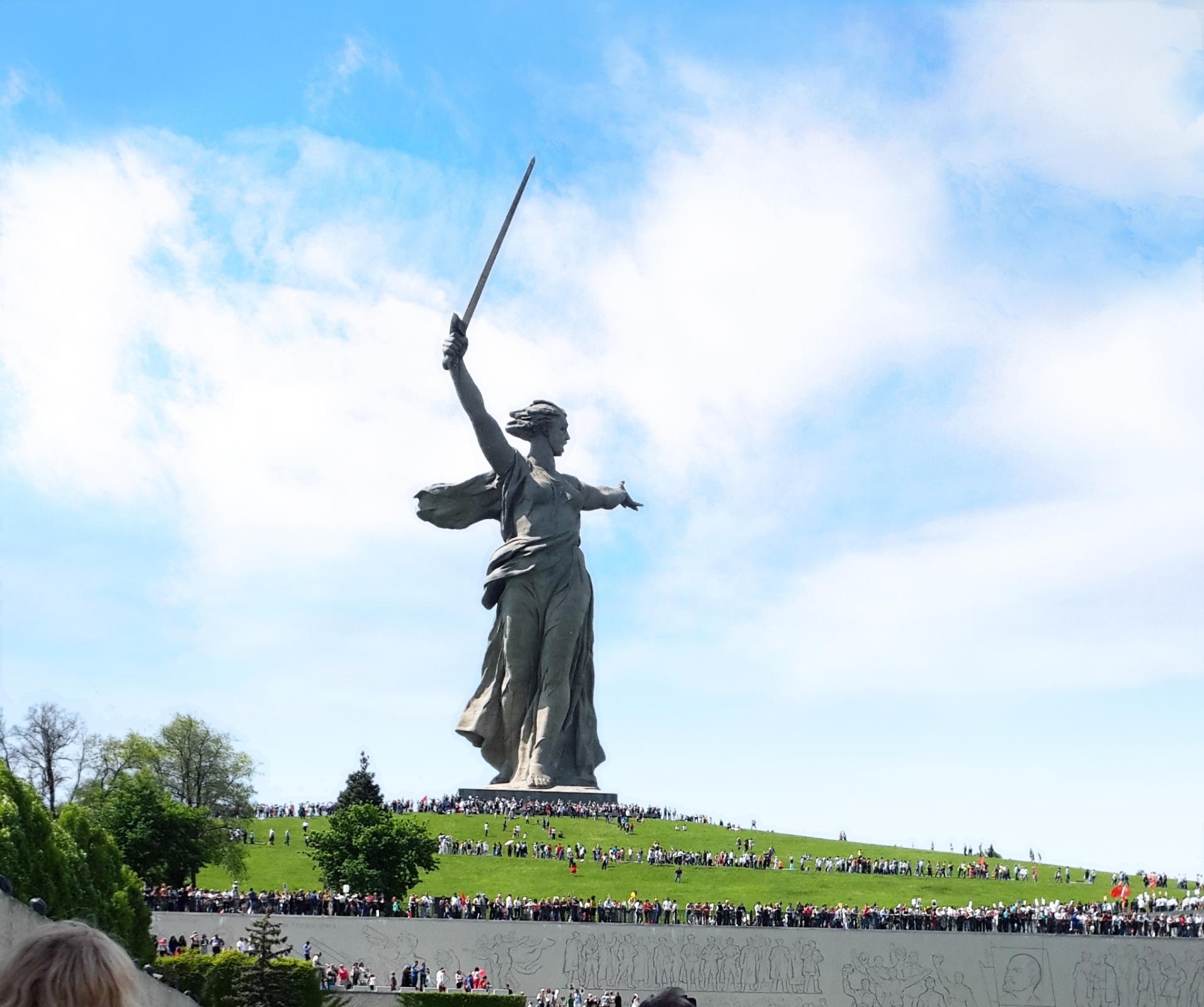 Копия «Родина-мать» в Санкт-Петербурге в сандалиях: почему это оскорбляет память?