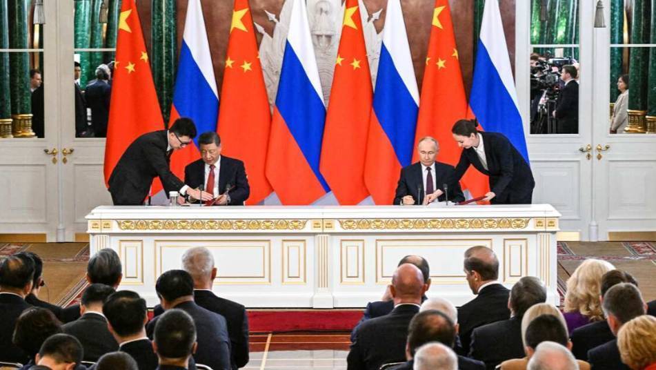 Две супердержавы объединяют усилия в противостоянии с Западом