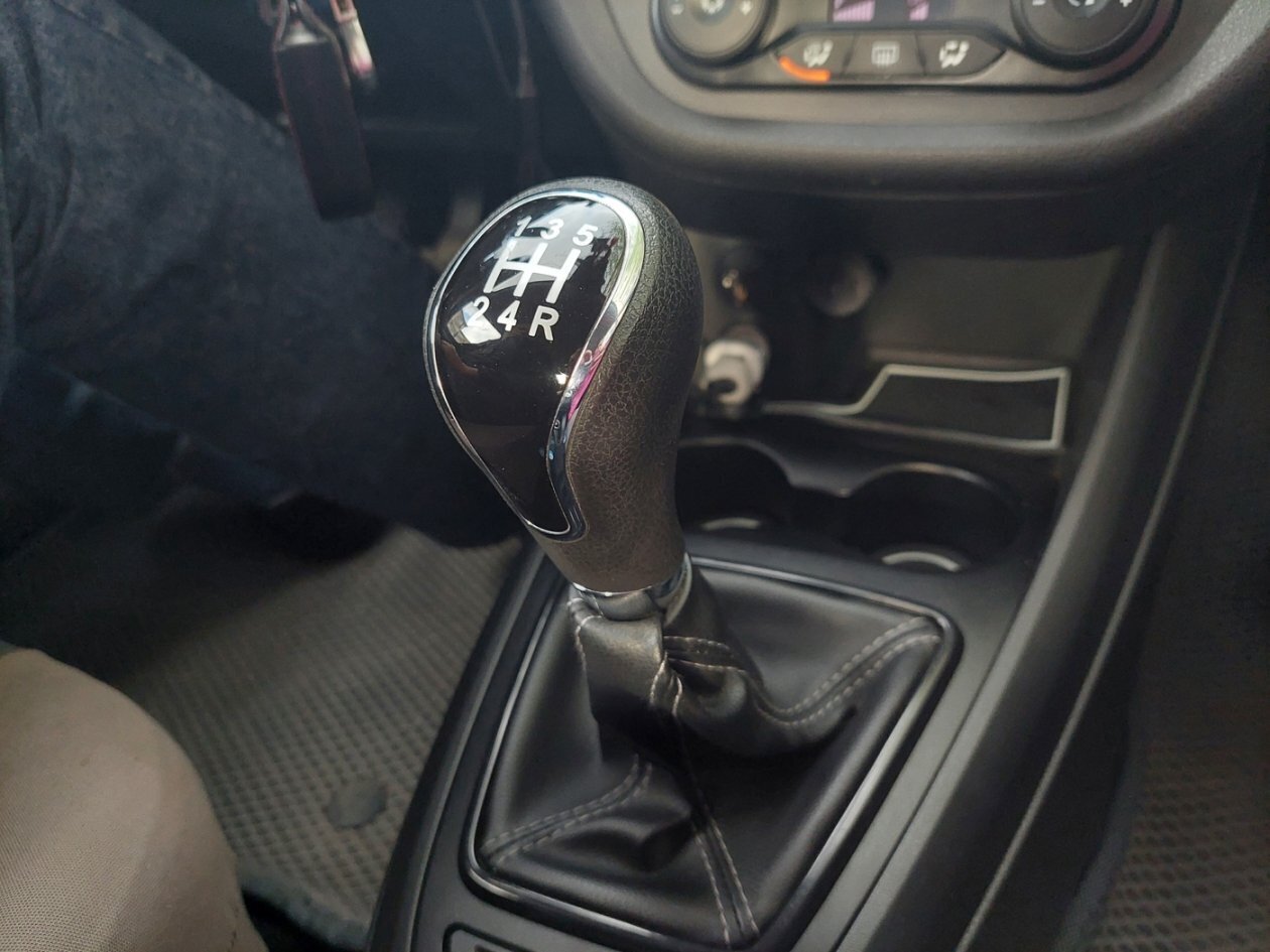 Эти ошибки с ручным тормозом сокращают срок службы механики: пора забыть о привычках из автошколы.