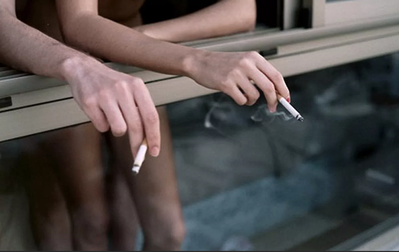 Курение в квартире: как дым может привести к штрафу и судебным разбирательствам