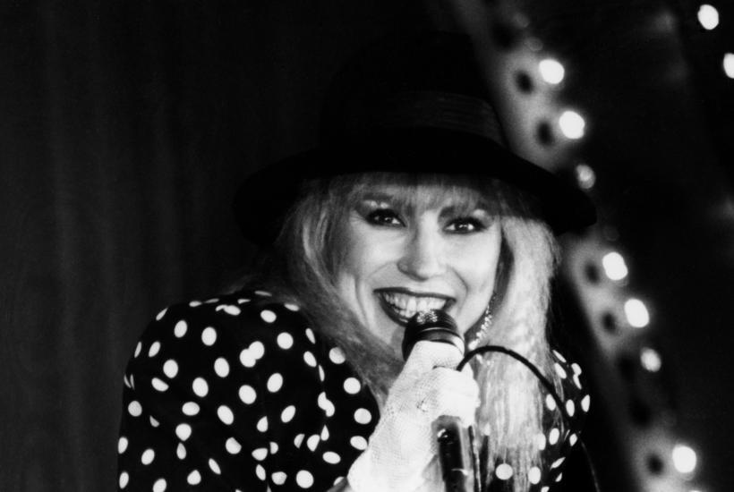 Тайна могилы матери: Маша Распутина раскрыла, как священник спасает память на Украине