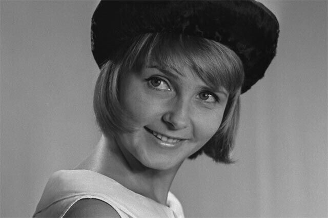 "Люсенька, ты пожалеешь, еще рано, не надо, деточка...!": роман Олега Табакова и скромницы Людмилы Крыловой завязался в первую же ночь