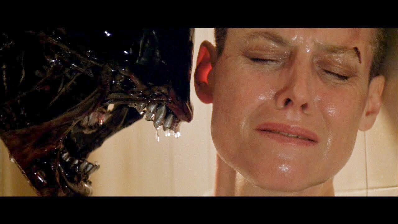 «Нечто», похожее на существо из фильма «Чужой», обнаружено Магаданскими рыбаками в пойманной камбале