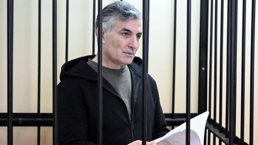 Герой тыла: Эльман Пашаев попросил отправить его на СВО «загладить» грехи